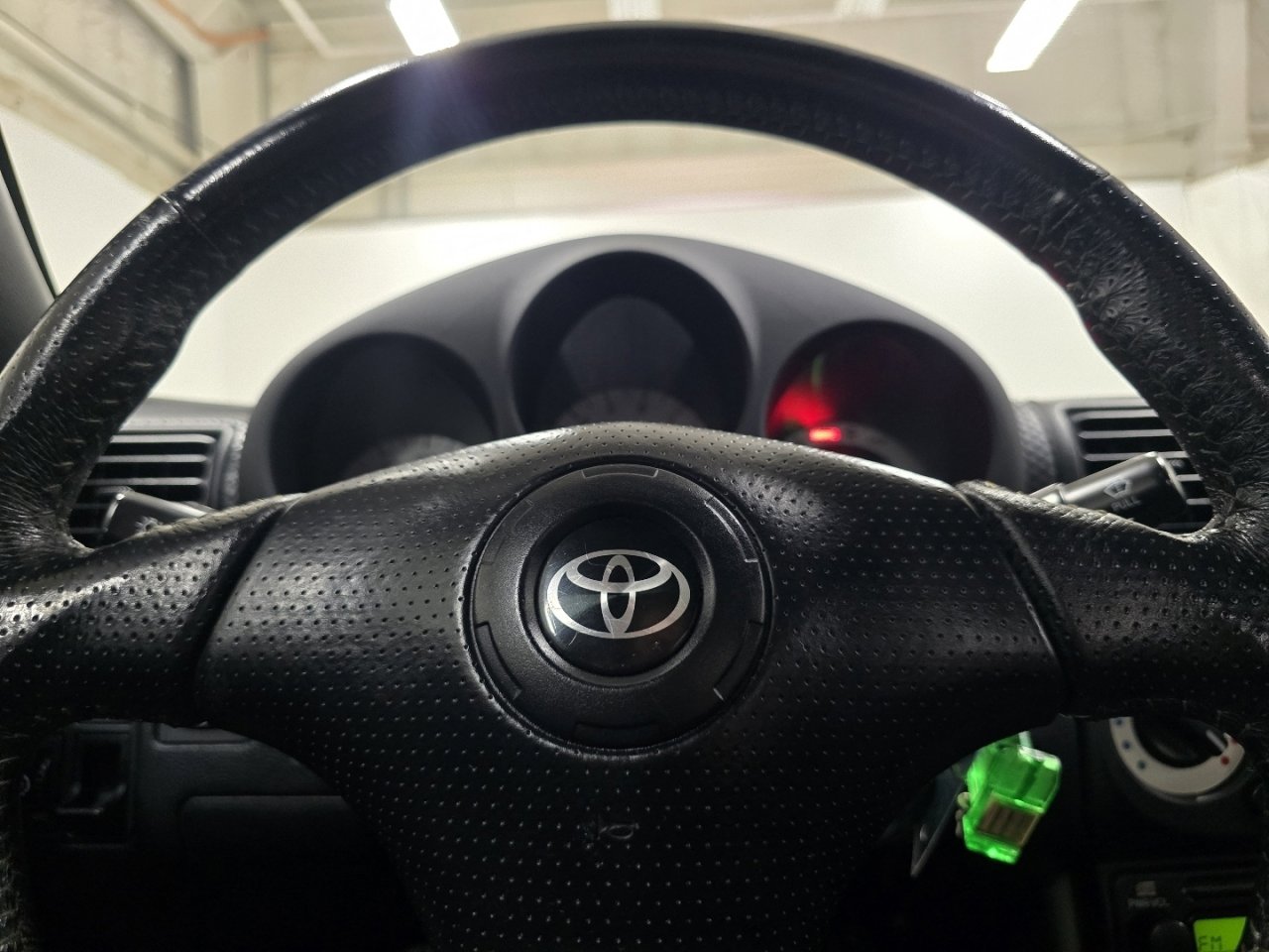 Used 2000 Toyota MR2 Base image 21