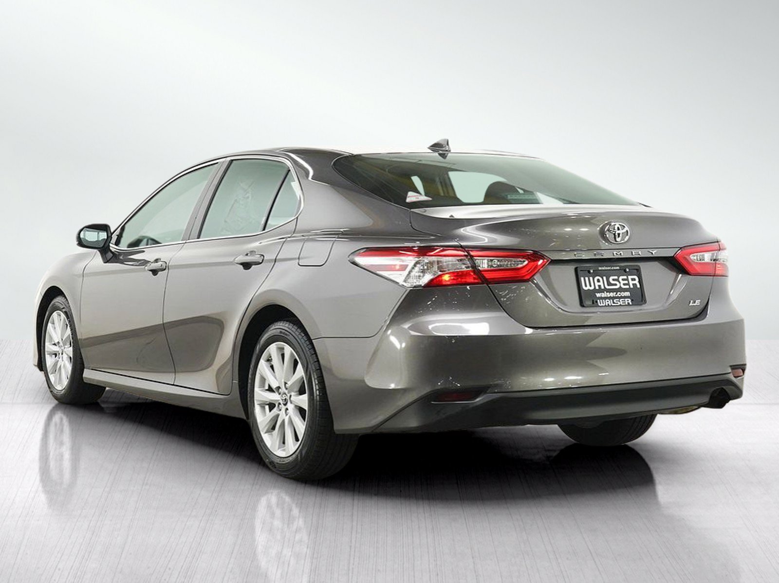 Used 2019 Toyota Camry LE FWD image 3