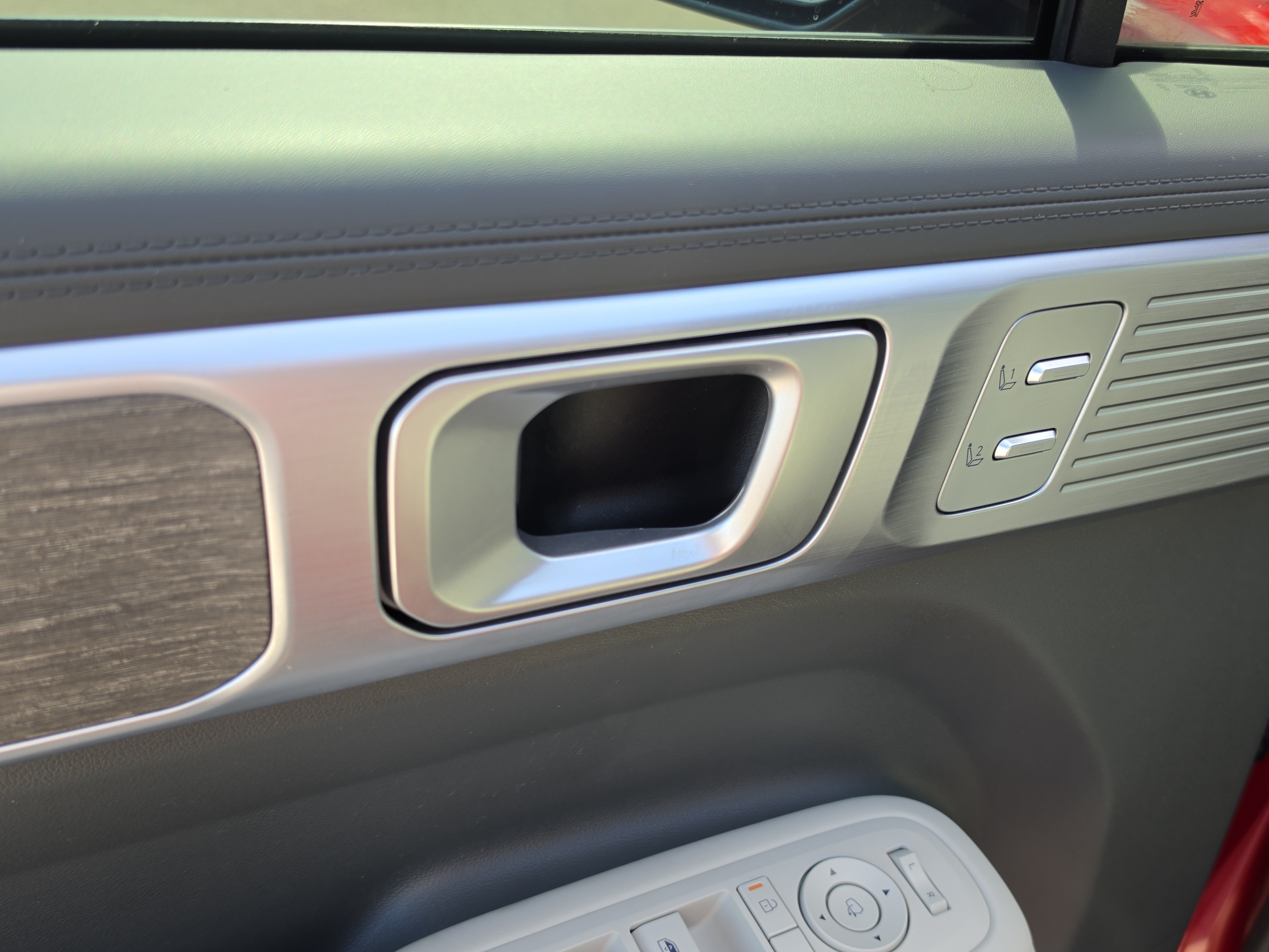Used 2025 Hyundai Santa Fe Limited FWD image 20