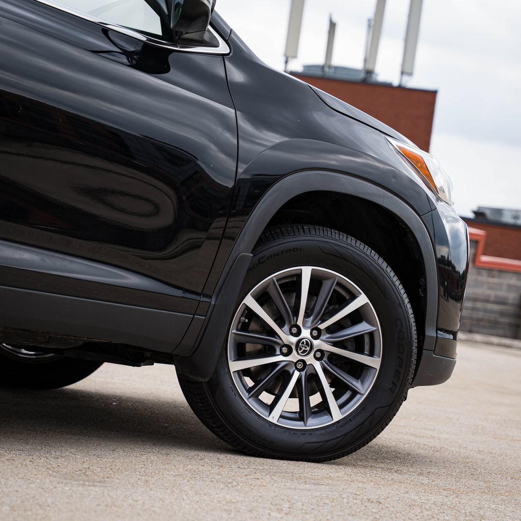 Used 2019 Toyota Highlander XLE AWD/4WD image 7