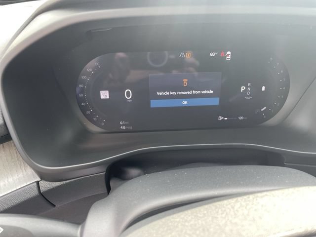 Used 2026 Volvo XC40 B5 Plus AWD/4WD image 12