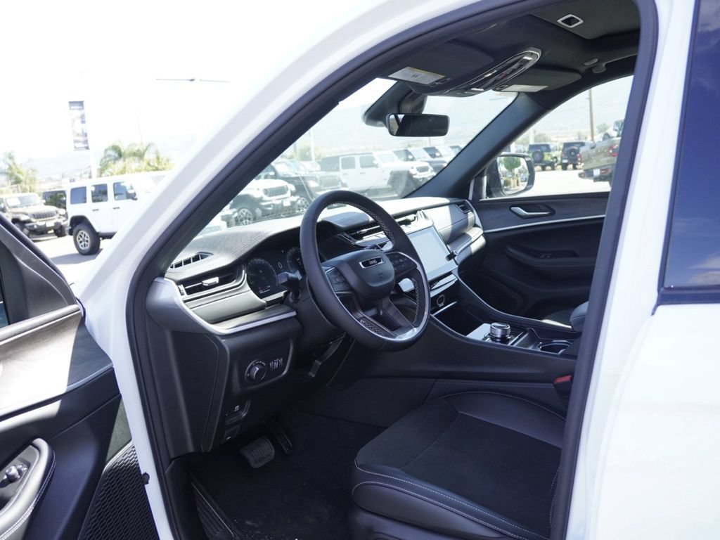 New 2026 Jeep Grand Cherokee Altitude AWD/4WD image 20