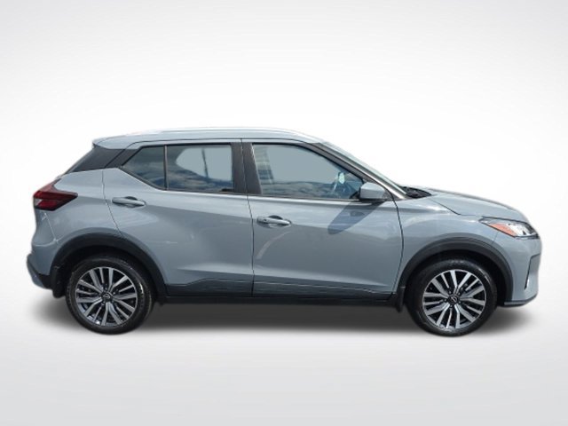 Used 2024 Nissan Kicks SV FWD image 8