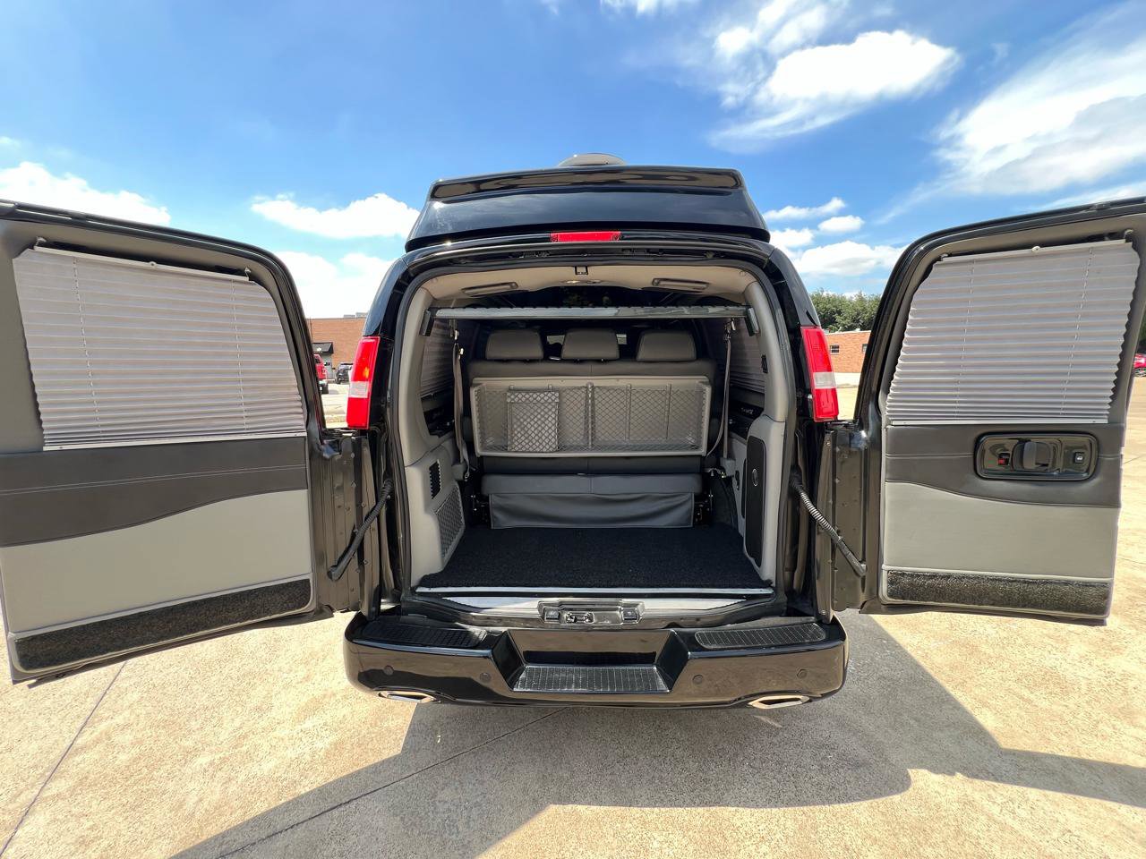 Used 2016 Chevrolet Express 2500 RWD image 53