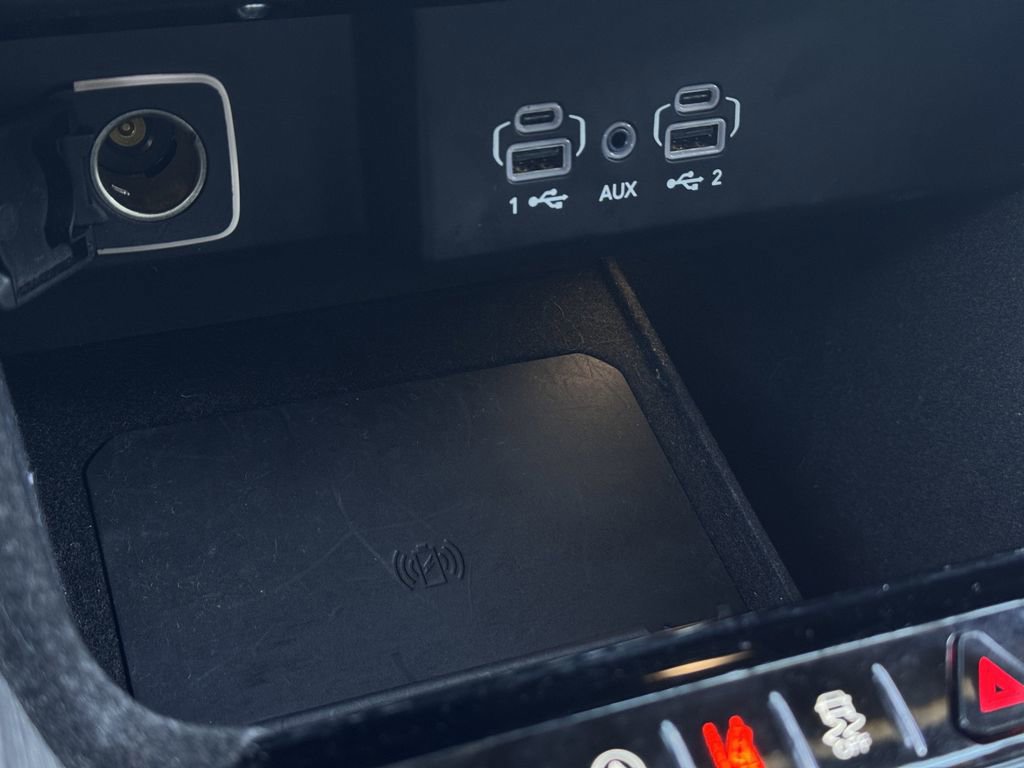 Used 2024 Jeep Wagoneer Series II w/ Flexible Seating Group image 20