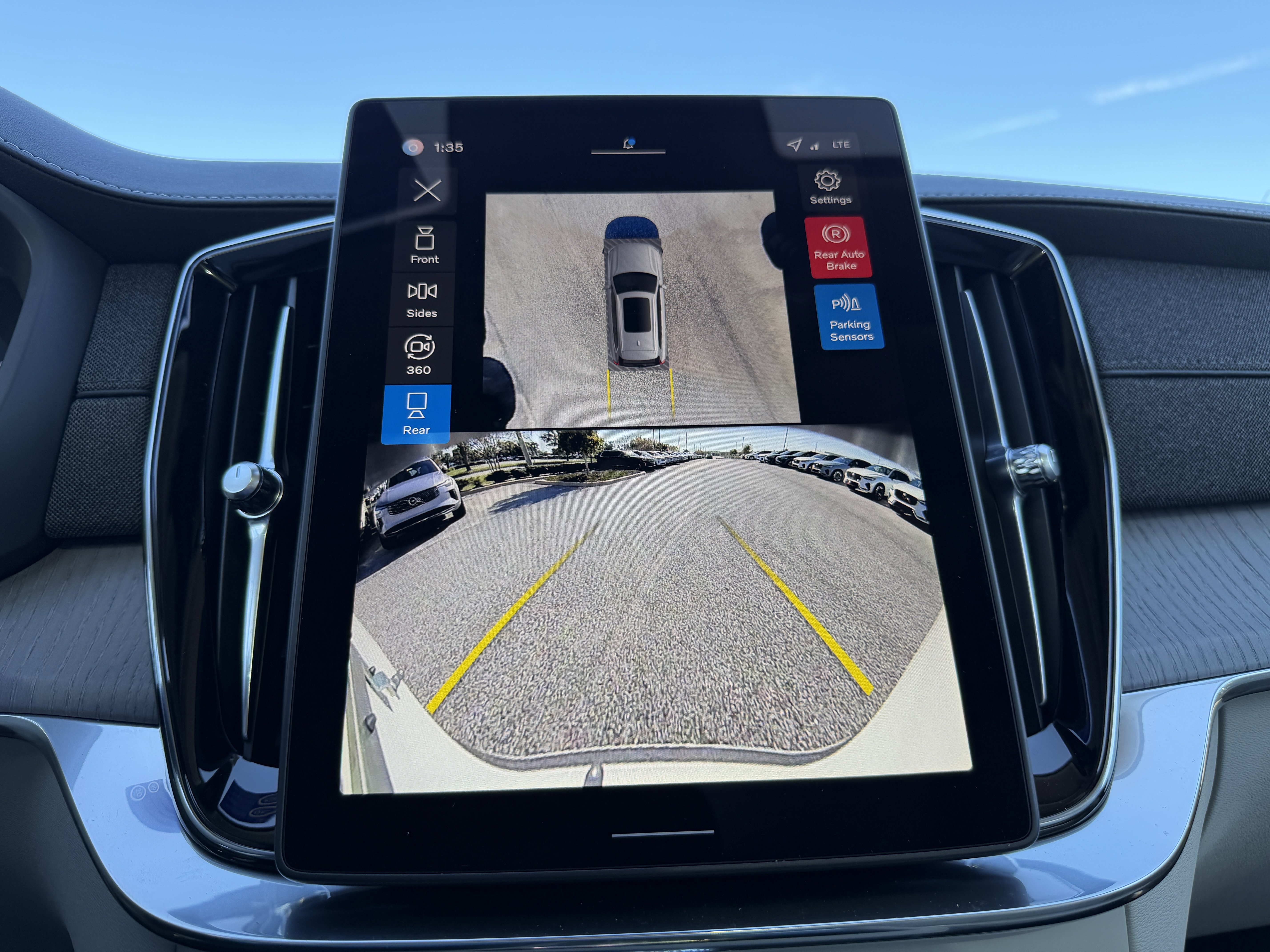 New 2026 Volvo XC90 B5 Ultra image 23