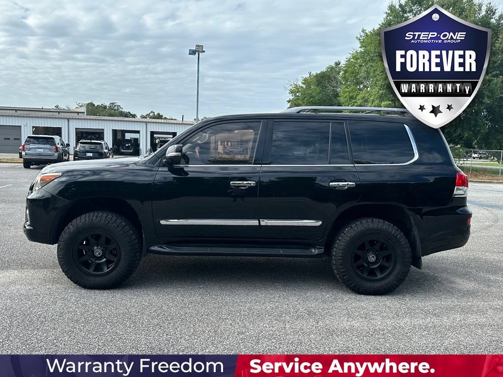 Used 2013 Lexus LX 570 4WD w/ Luxury Pkg w/Pre-crash image 3