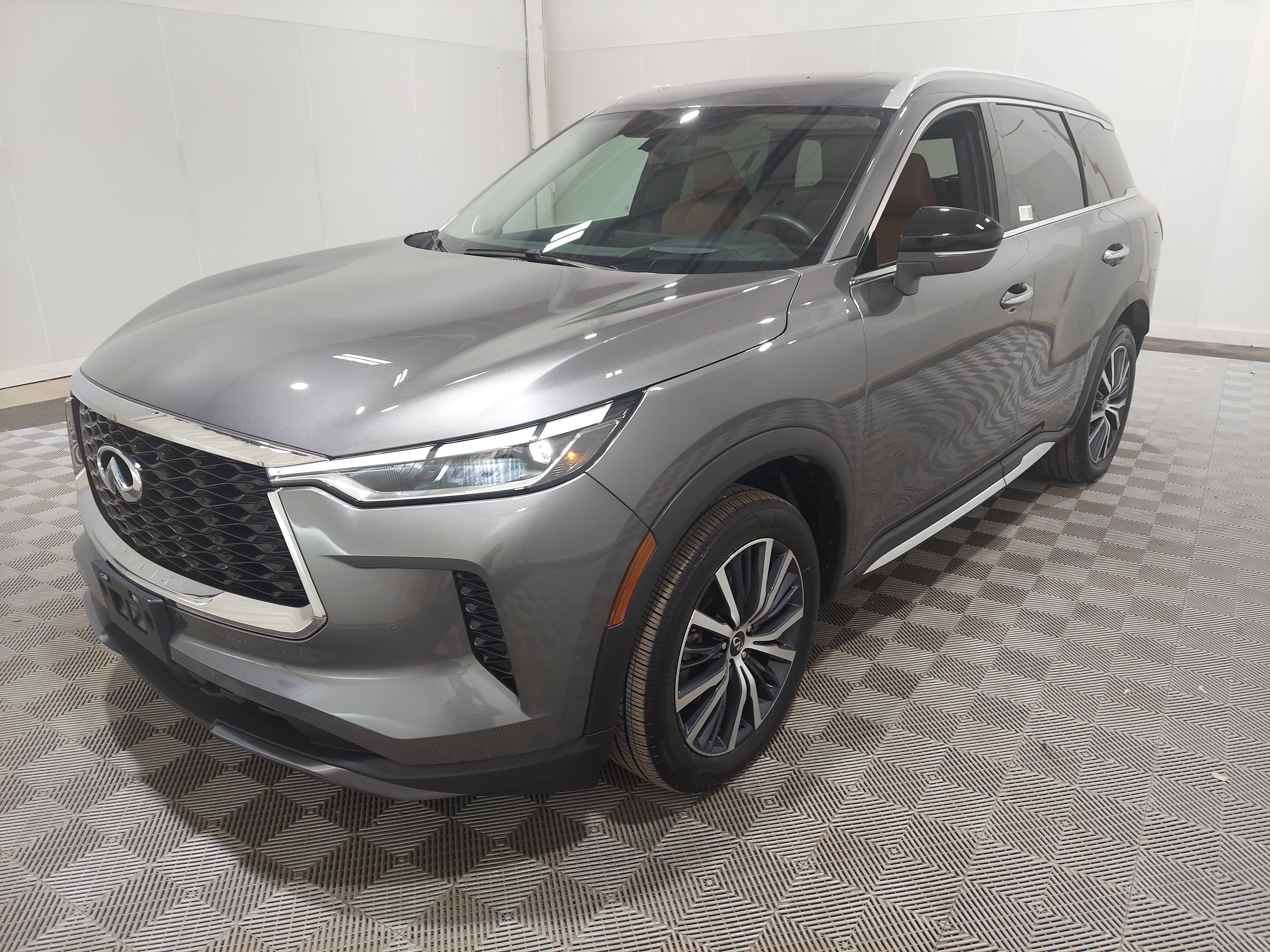 Used 2024 INFINITI QX60 Sensory AWD/4WD image 1