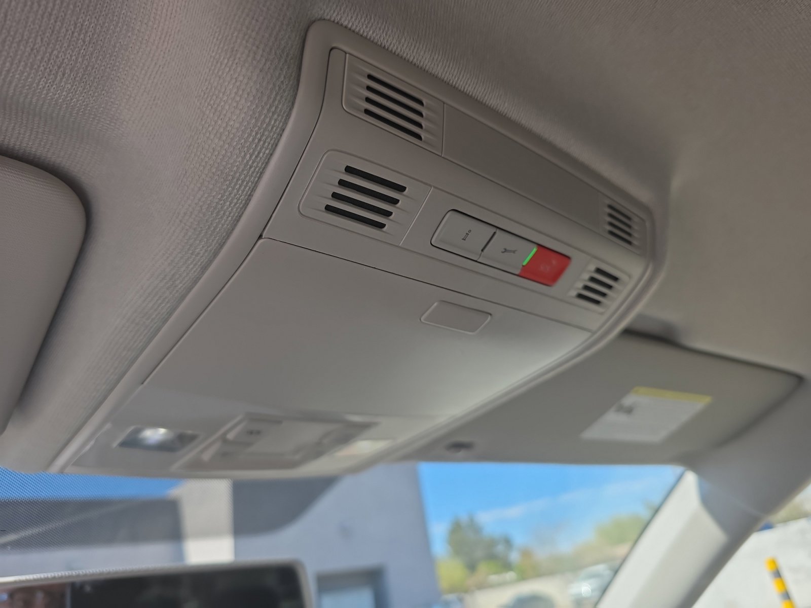 Certified 2022 Volkswagen Tiguan S image 31