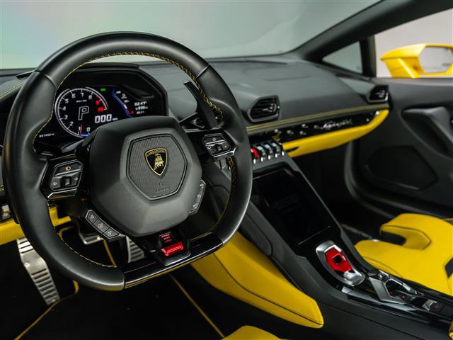Used 2020 Lamborghini Huracan EVO image 12