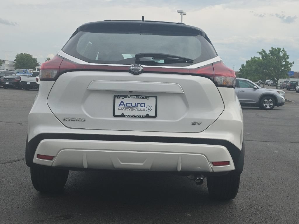 Used 2024 Nissan Kicks SV w/ Interior Electronics Package FWD image 6