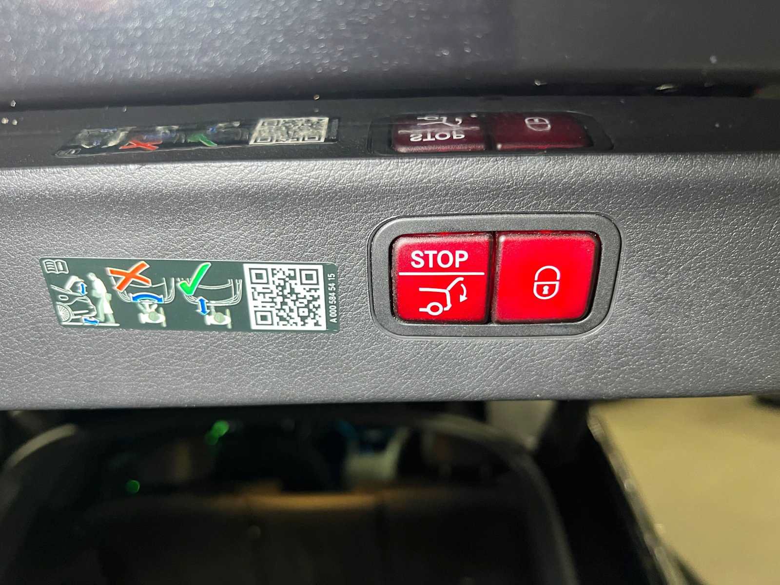 Used 2023 Mercedes-Benz EQS 580 4MATIC SUV image 15