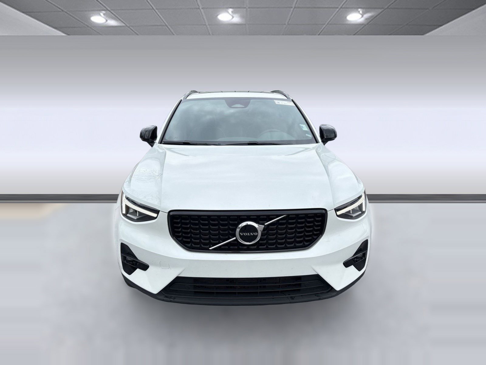 Certified 2023 Volvo XC40 B5 Plus w/ Climate Package image 6