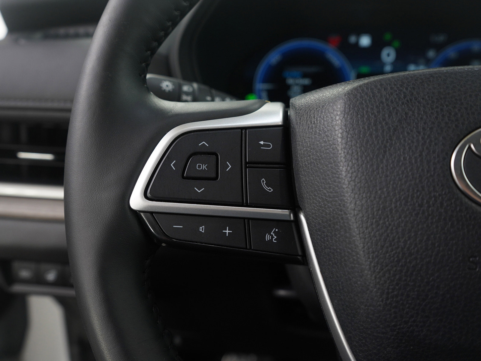 Used 2025 Toyota Grand Highlander AWD Hybrid image 18