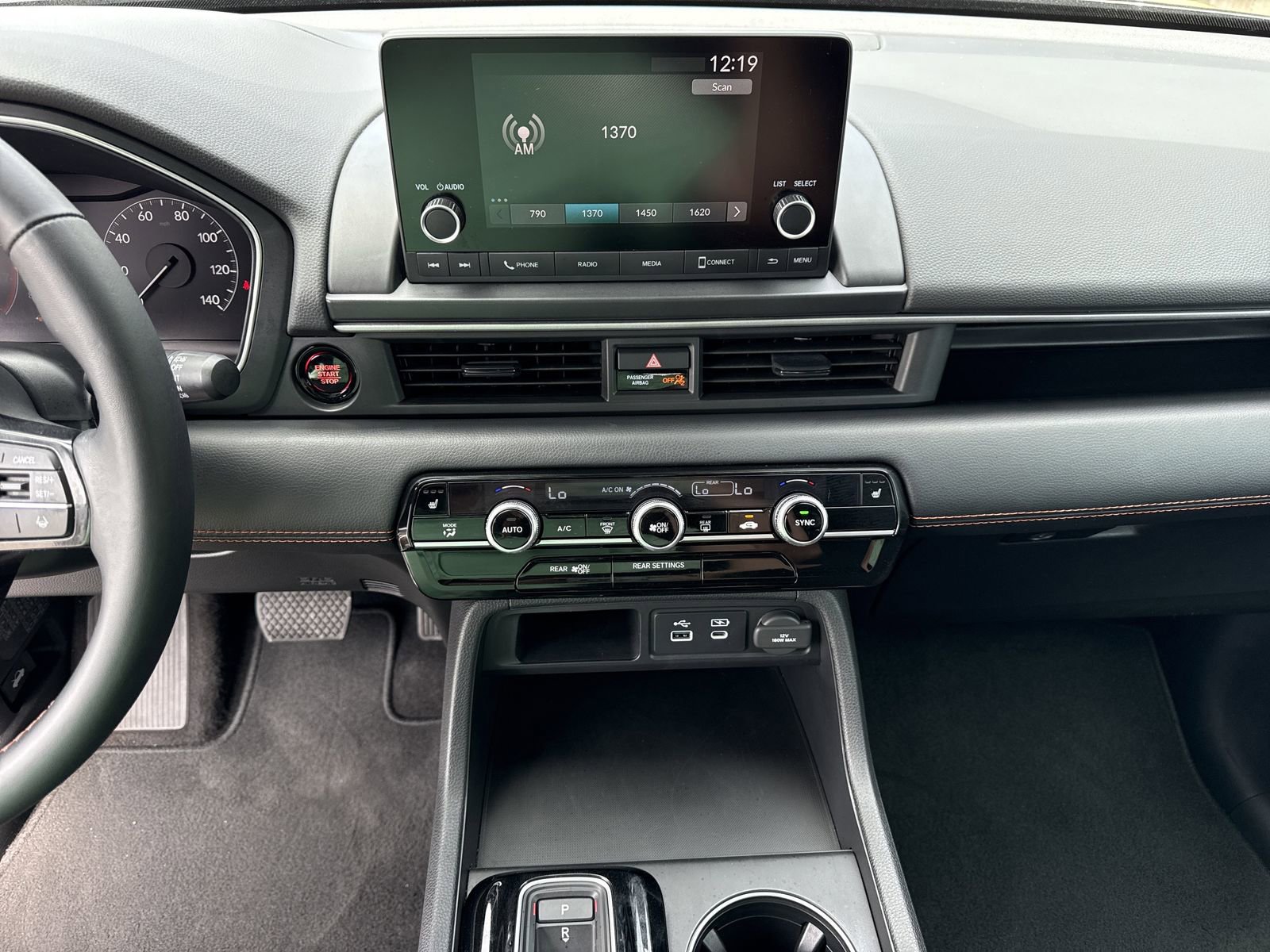 Used 2025 Honda Pilot Sport image 28