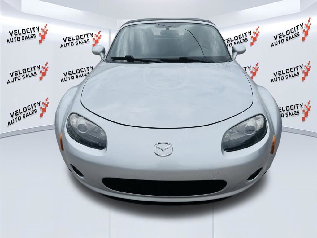 Used 2006 MAZDA MX-5 Miata Grand Touring RWD image 19