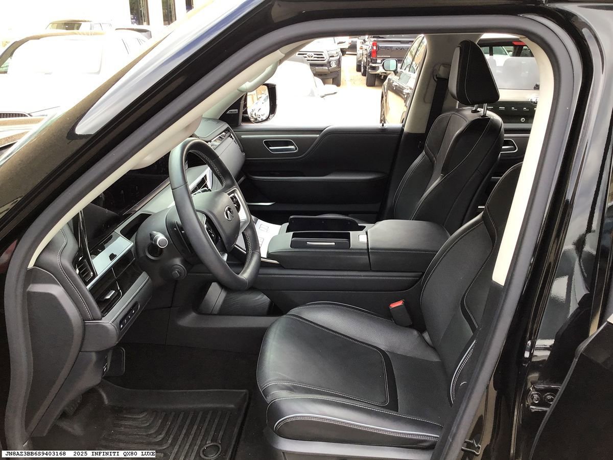 Used 2025 INFINITI QX80 Luxe AWD/4WD image 13