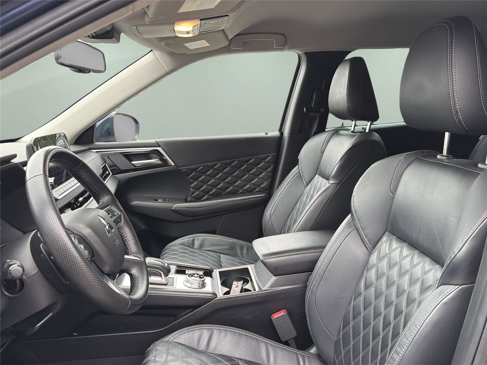 Used 2022 Mitsubishi Outlander SEL AWD/4WD image 28