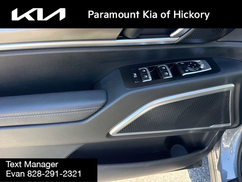 Used 2025 Kia Telluride S image 22