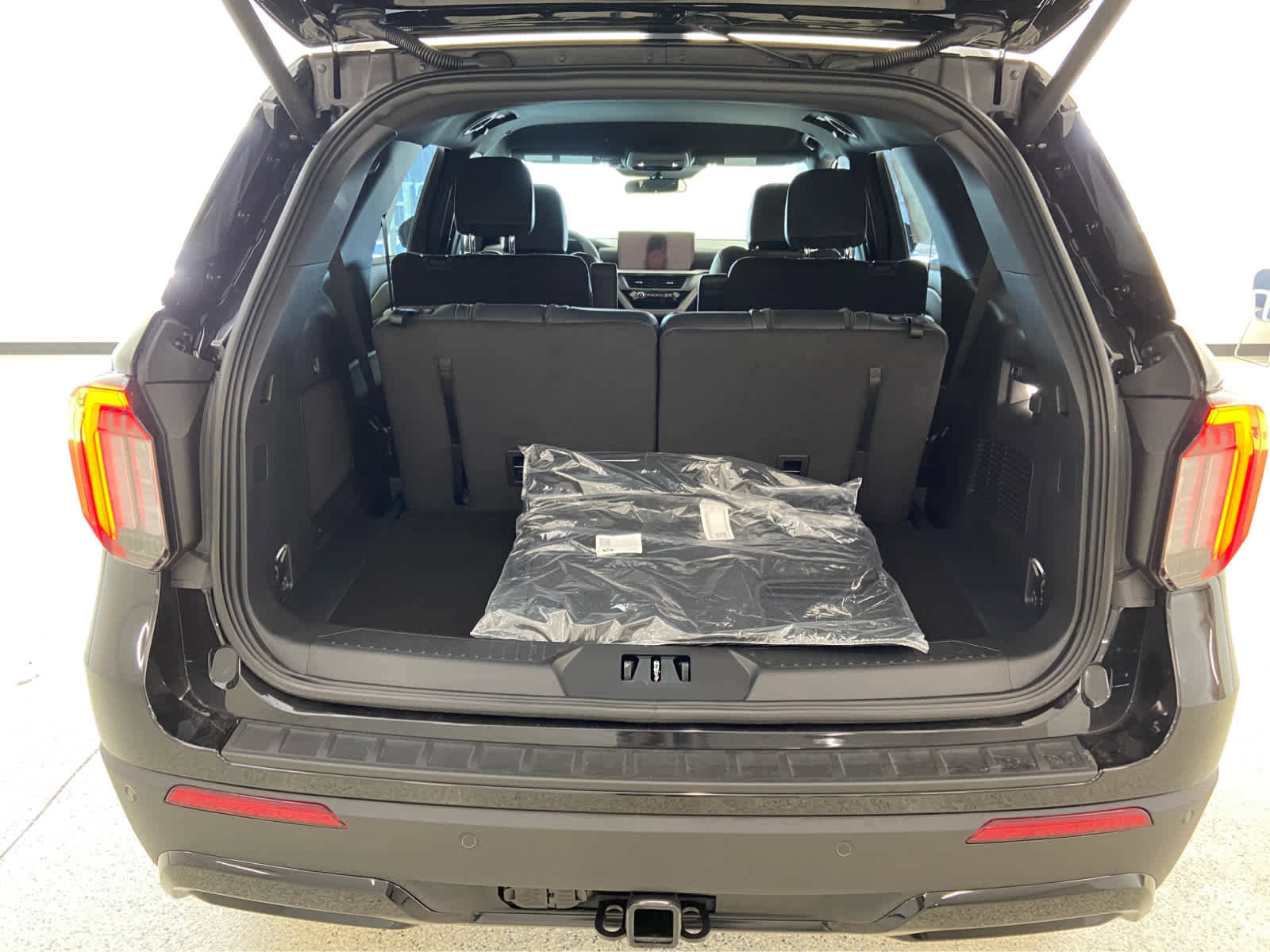 New 2026 Ford Explorer ST-Line image 7