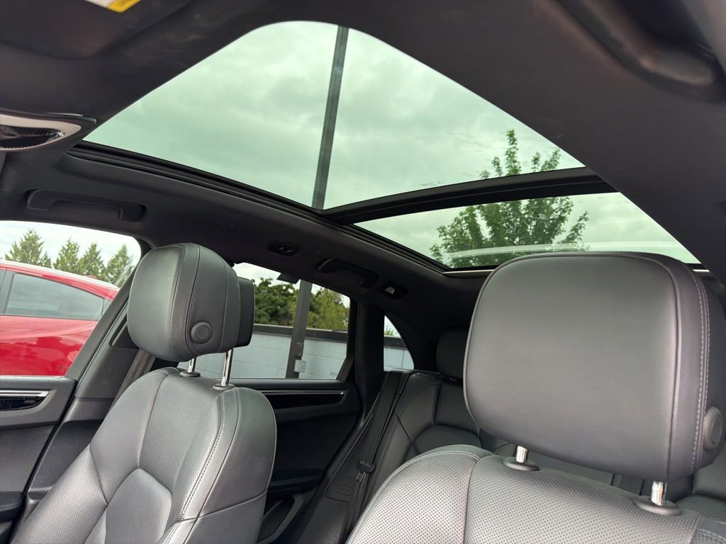 Used 2019 Porsche Macan AWD/4WD image 12