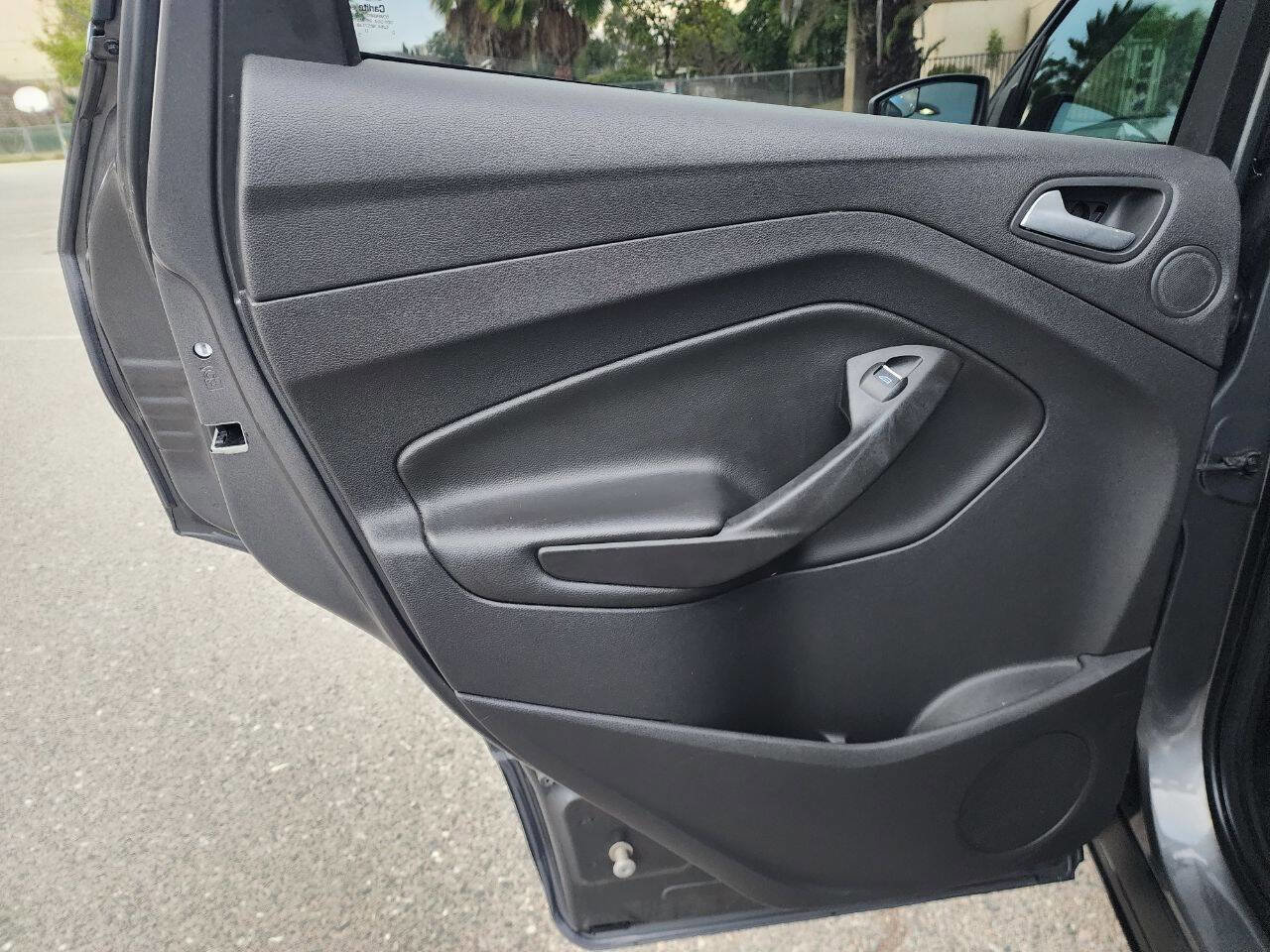 Used 2013 Ford Escape SEL image 40