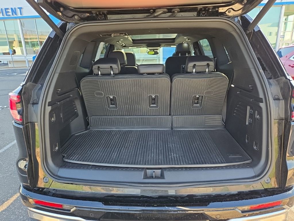 Used 2025 GMC Acadia Denali w/ LPO, Floor Liner Package AWD/4WD image 14