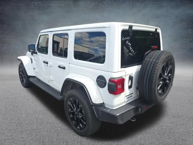 Used 2025 Jeep Wrangler Unlimited Sahara AWD/4WD image 5