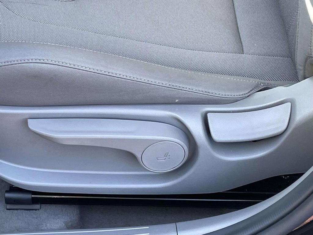 New 2025 Hyundai Elantra SE FWD image 16