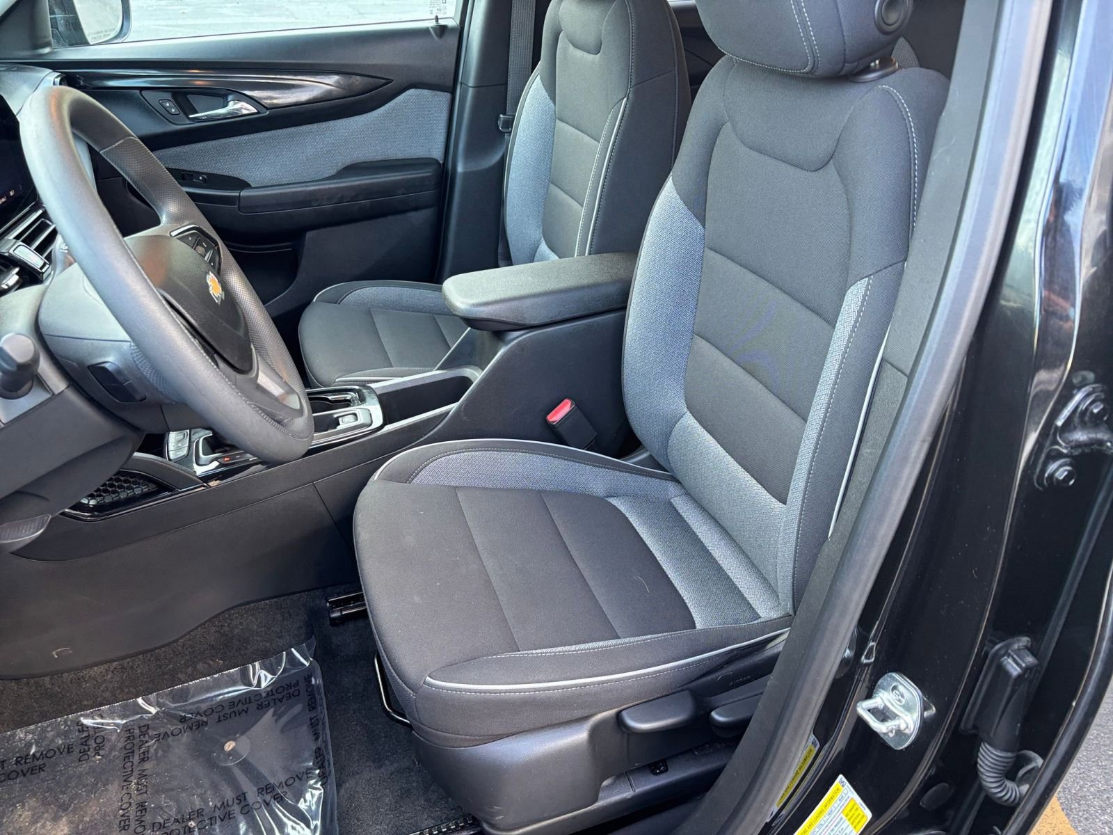 Used 2025 Chevrolet TrailBlazer LT image 32