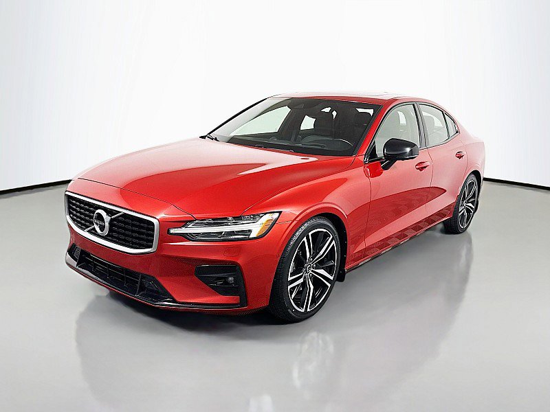 Used 2019 Volvo S60 T5 R-Design image 3