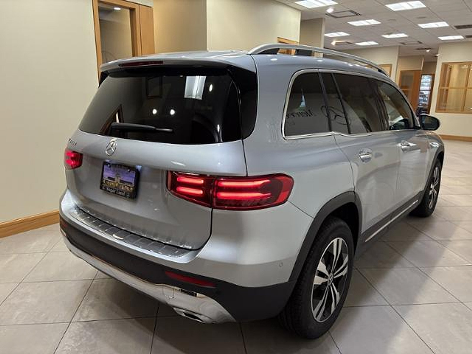 New 2026 Mercedes-Benz GLB 250 image 5