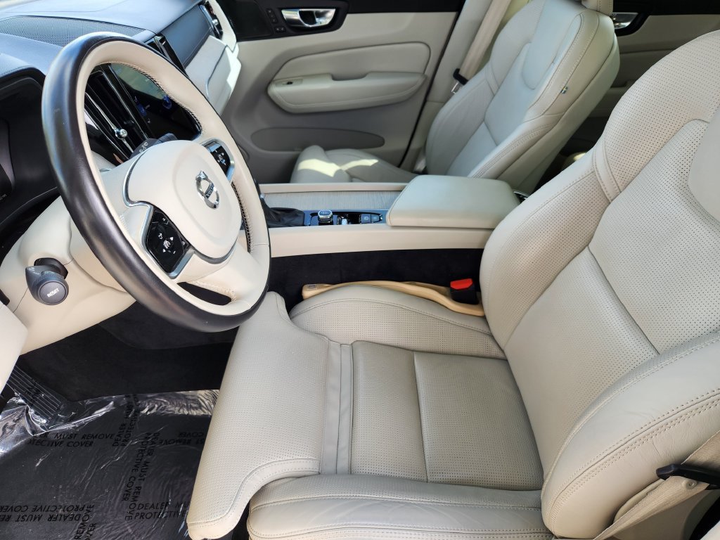 Used 2021 Volvo XC60 T5 Inscription w/ Climate Package AWD/4WD image 4