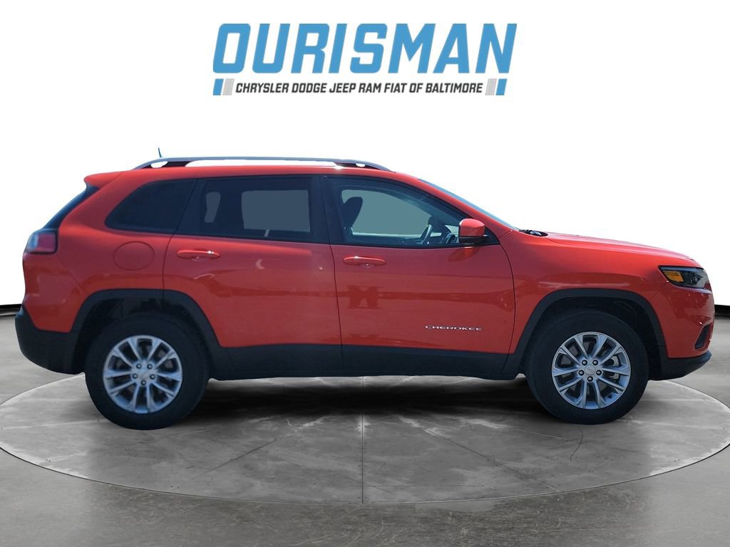 Used 2021 Jeep Cherokee Latitude w/ Mopar Interior Package AWD/4WD image 7