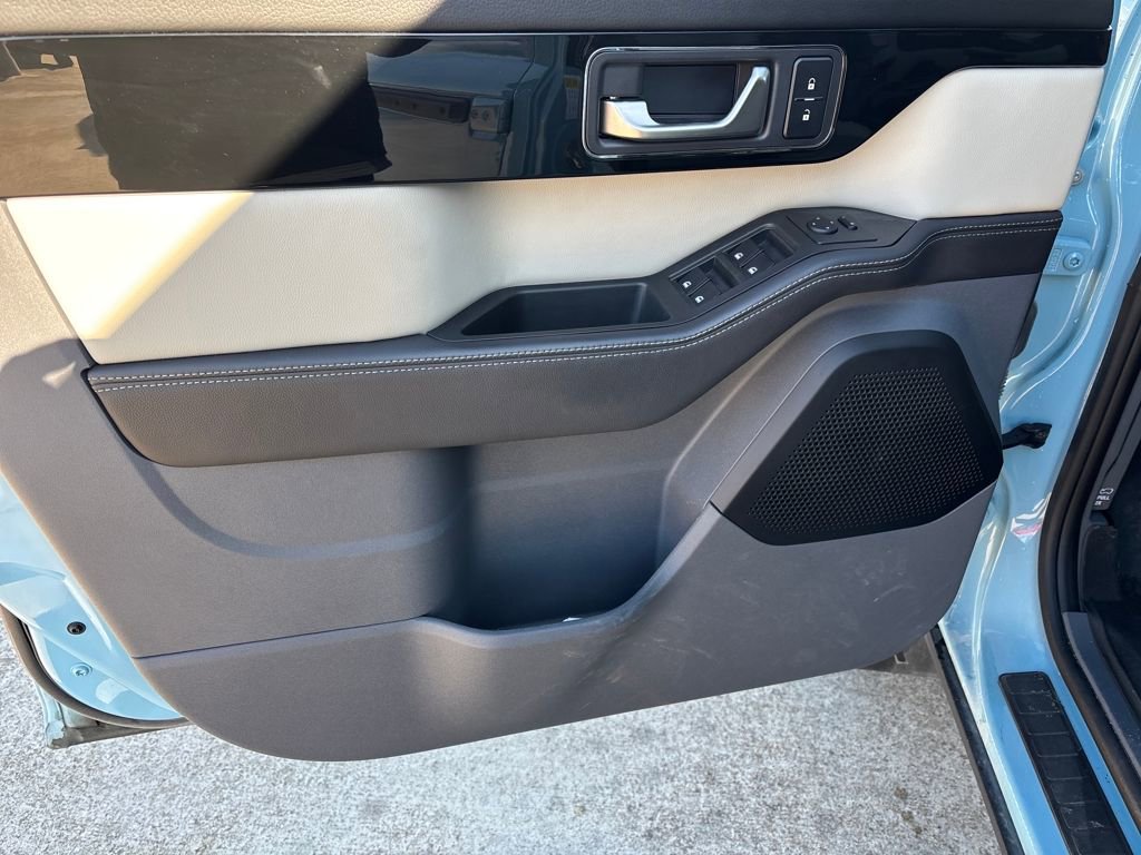 Used 2024 INEOS Grenadier Fieldmaster Edition image 11