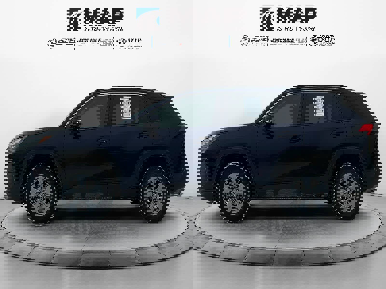 Used 2024 Toyota RAV4 XLE image 2