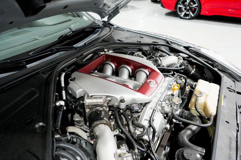 Used 2020 Nissan GT-R Premium image 29