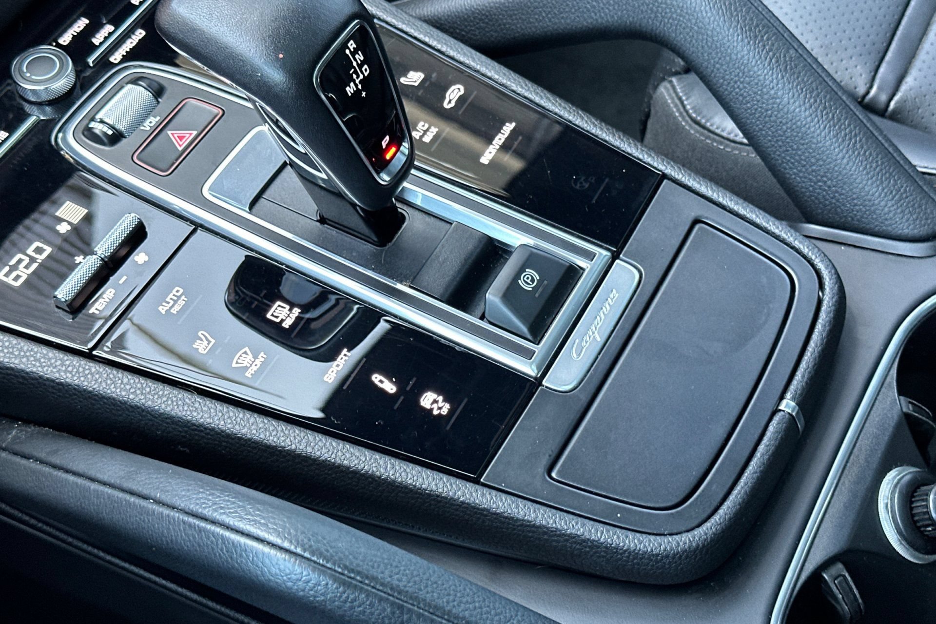 Certified 2023 Porsche Cayenne AWD/4WD image 26