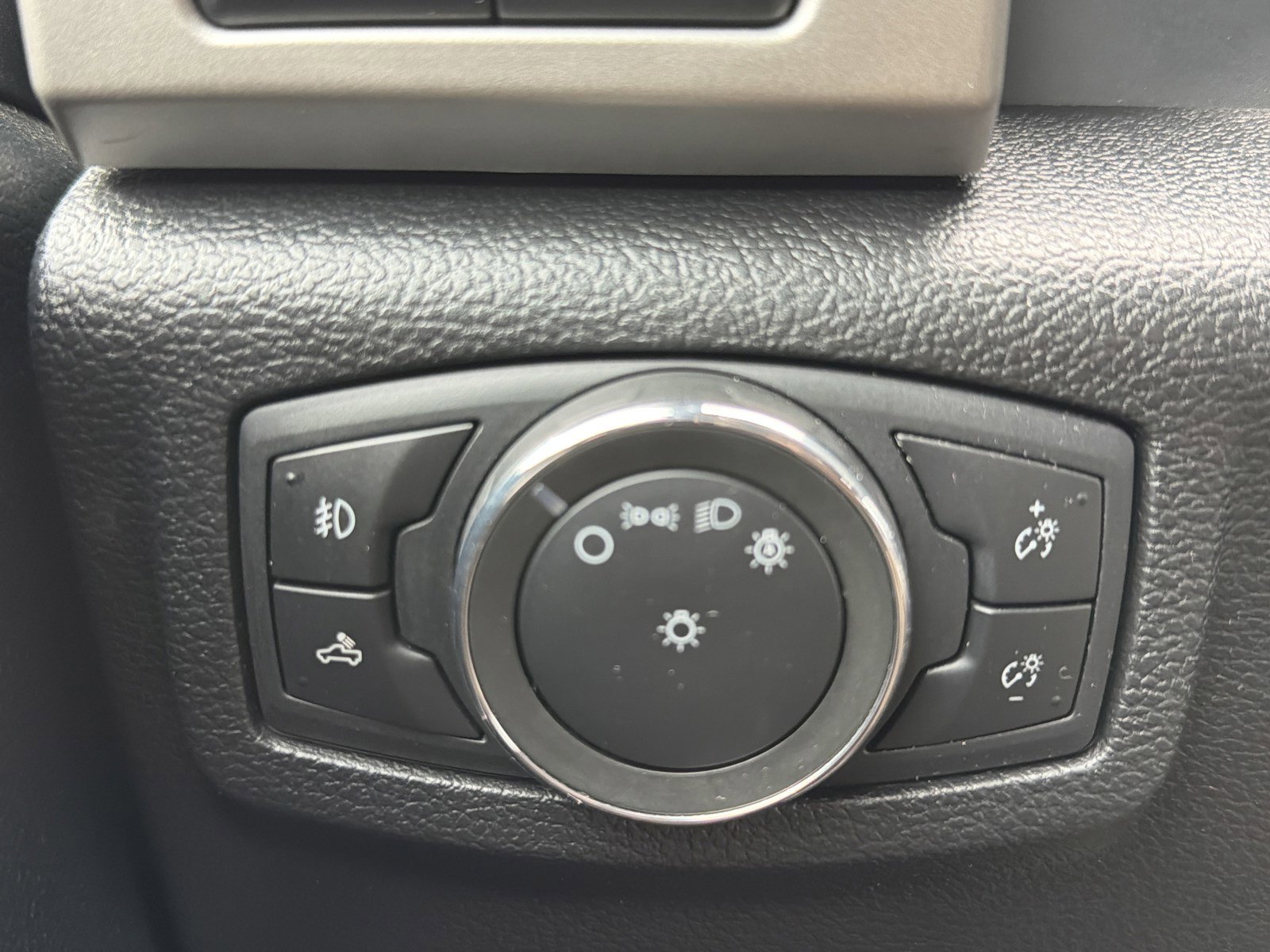 Used 2020 Ford F150 Lariat w/ Equipment Group 502A Luxury image 26