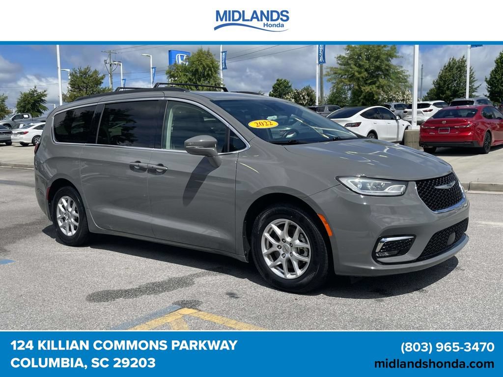 Used 2022 Chrysler Pacifica Touring-L FWD image 1