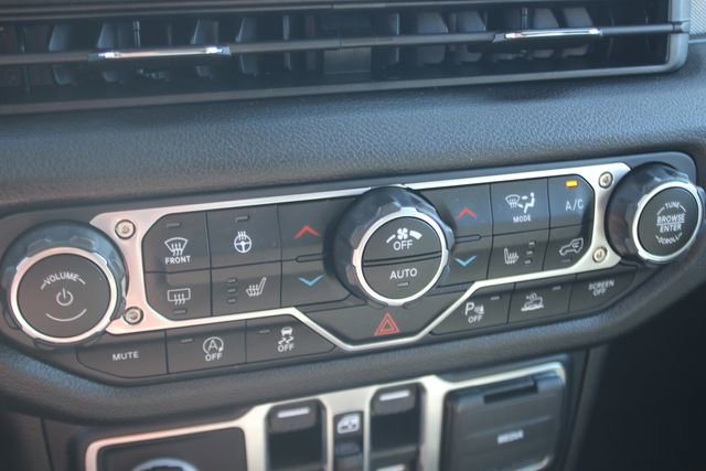 Used 2024 Jeep Wrangler Willys image 9