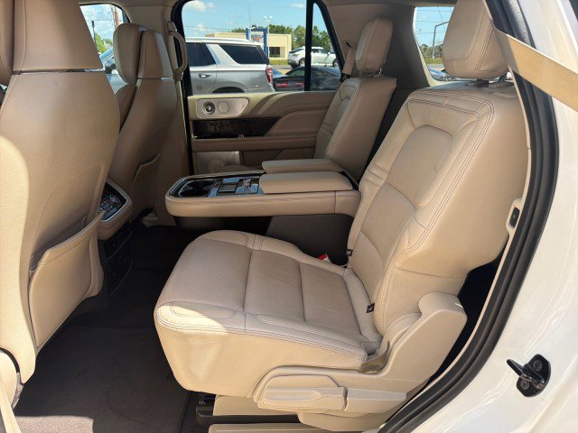Used 2021 Lincoln Navigator Reserve AWD/4WD image 31