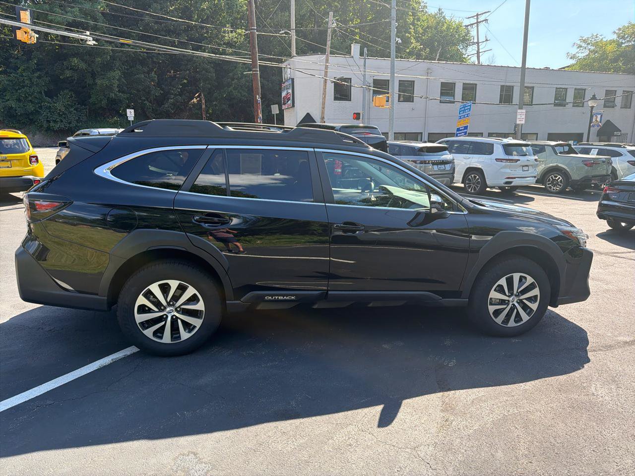 Used 2025 Subaru Outback Premium AWD/4WD image 4
