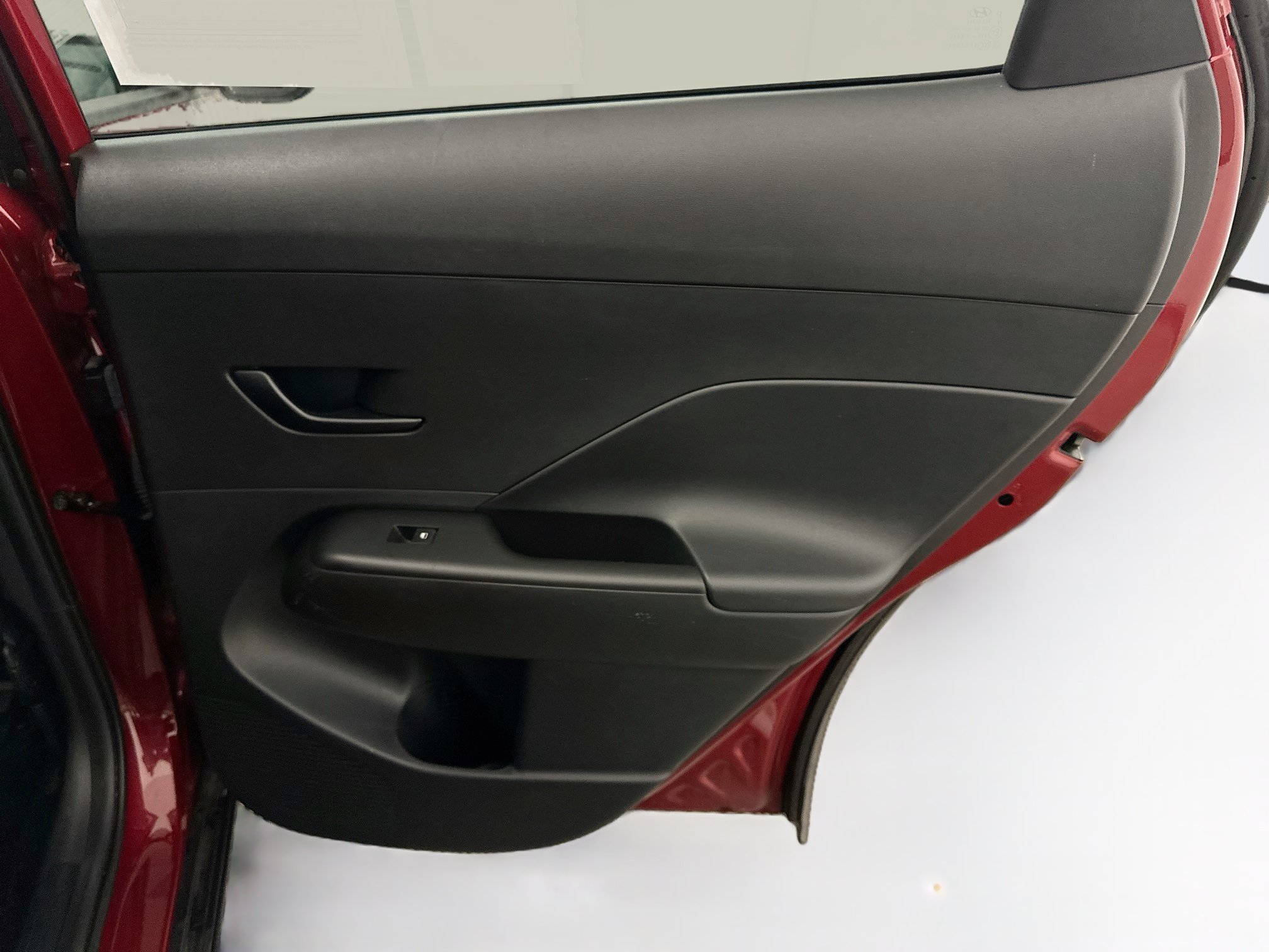 Used 2025 Hyundai Kona SEL AWD/4WD image 30