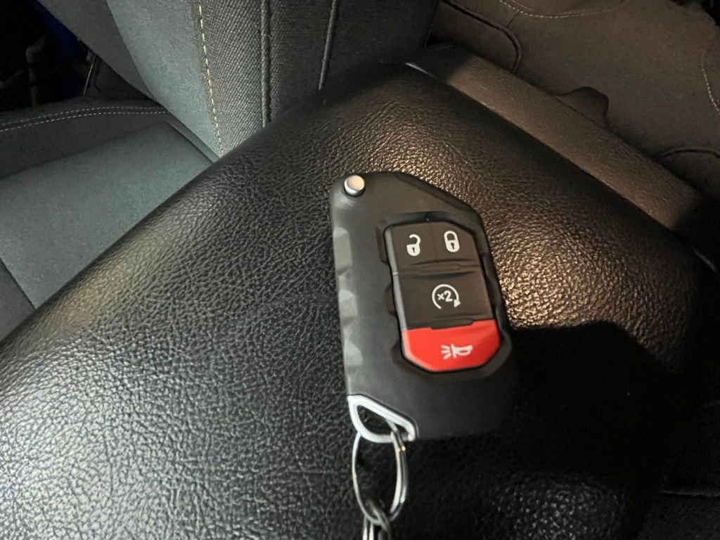Used 2024 Jeep Wrangler Sport AWD/4WD image 37