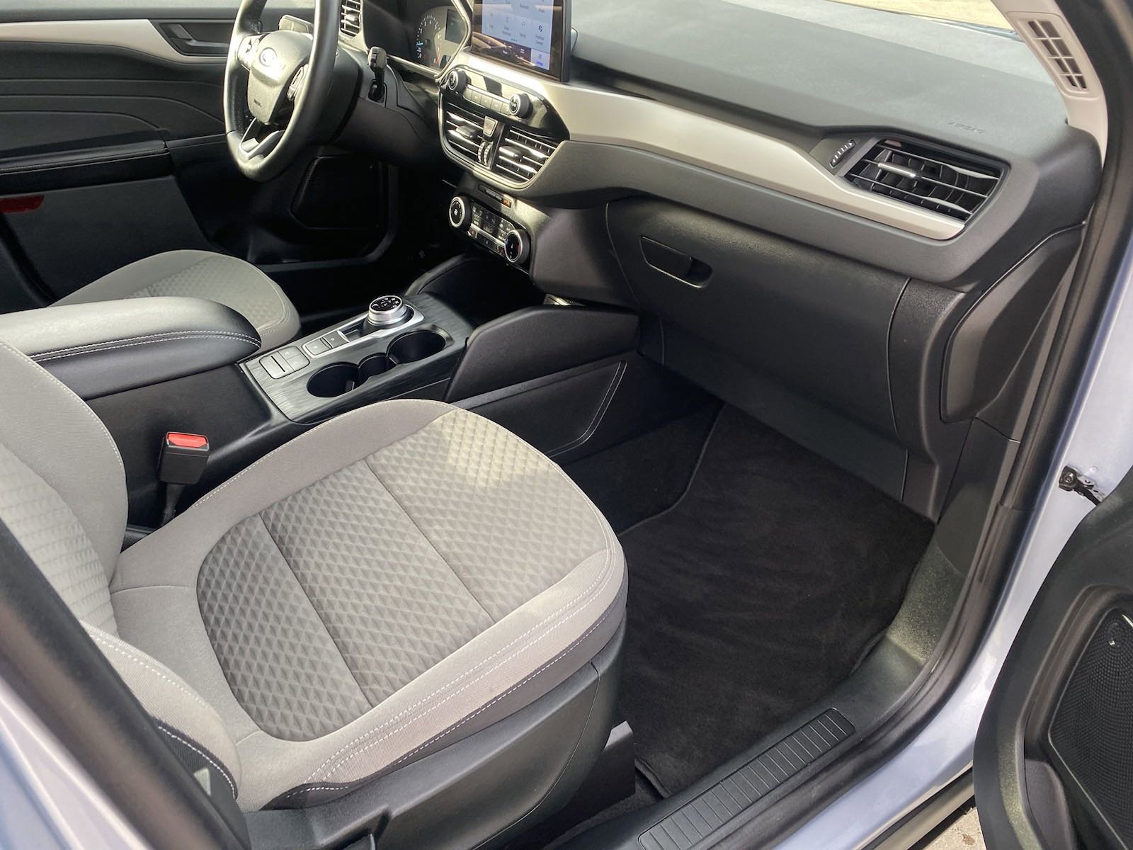 Used 2022 Ford Escape SE w/ Cold Weather Package AWD/4WD image 16