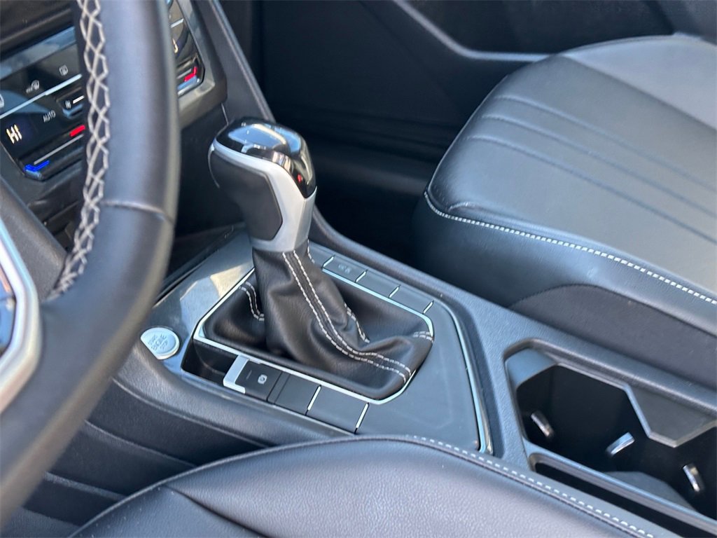 Used 2024 Volkswagen Tiguan SE image 10