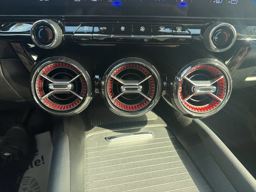 Used 2025 Chevrolet Blazer EV RS FWD image 29