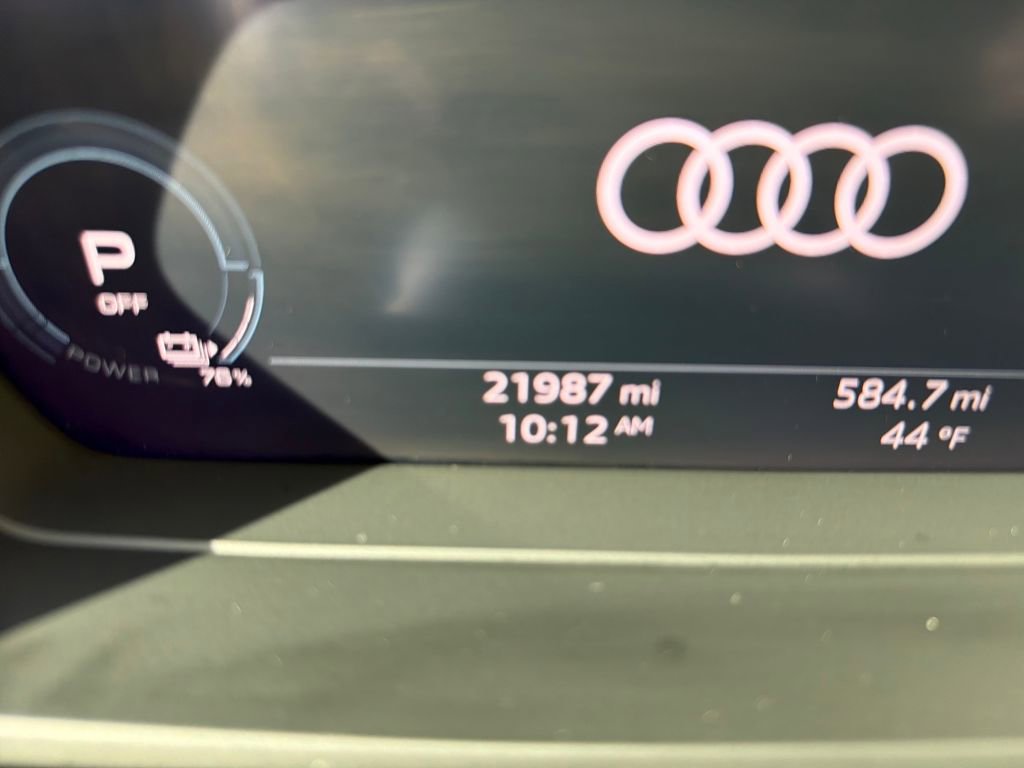 Used 2024 Audi Q4 e-tron Premium Plus image 17