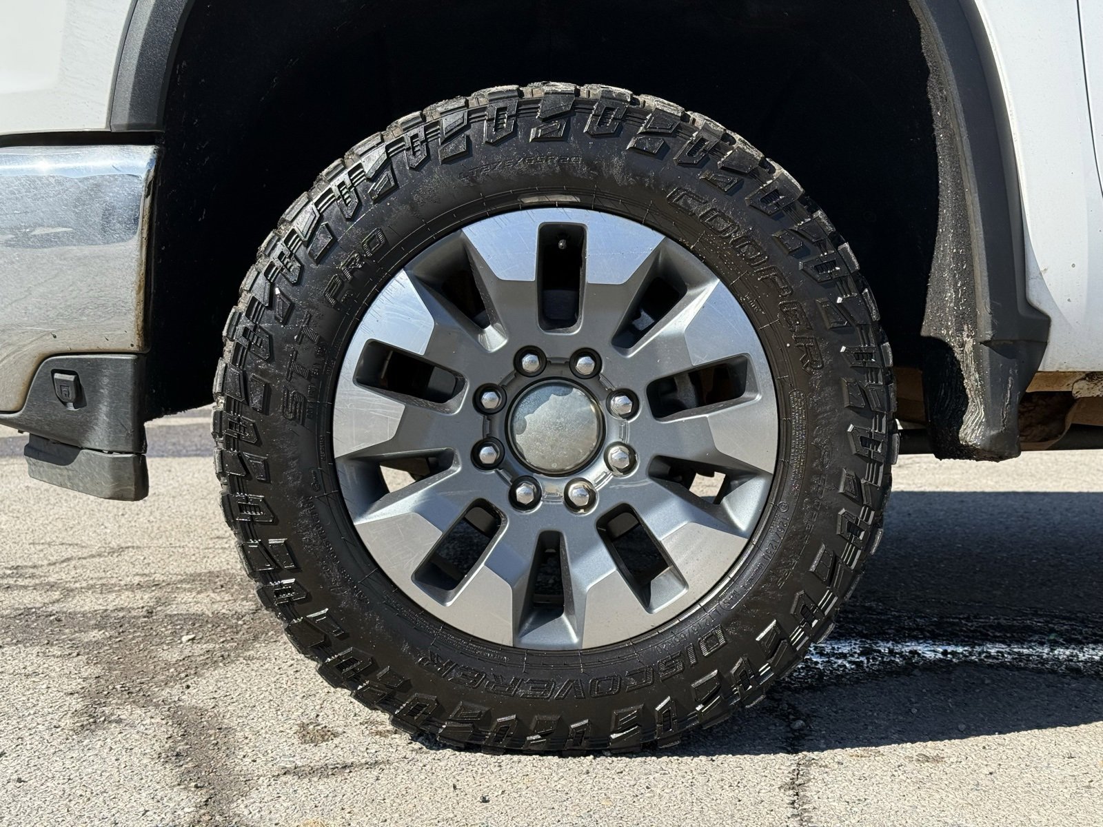 Used 2023 Chevrolet Silverado 2500 Custom w/ Custom Value Package image 13